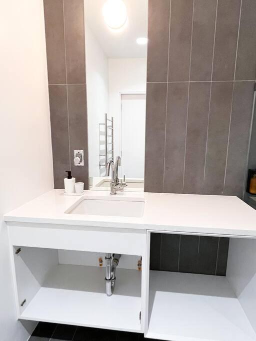 New Beautiful Modern One Bedroom Apt In Brooklyn At Rem-Casa นิวยอร์ก ภายนอก รูปภาพ